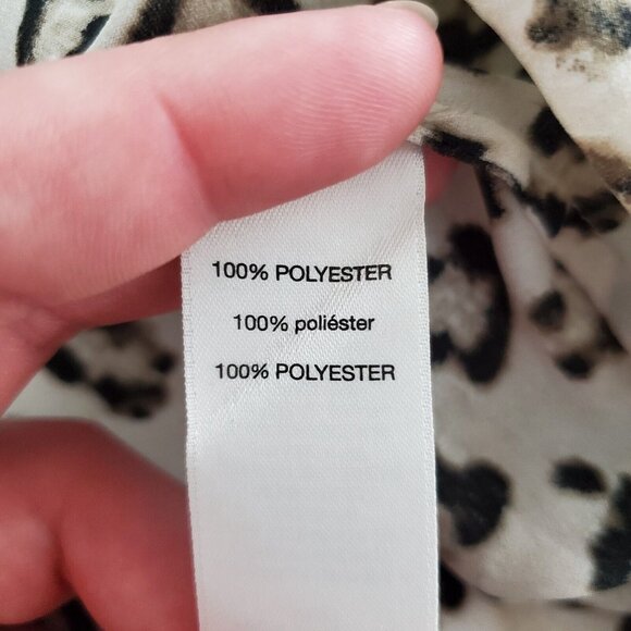 Chicos Womens Animal Print Zip Front Top Size 3 US XL V Neck 3/4 Sleeve Roll Tab - Picture 4 of 9